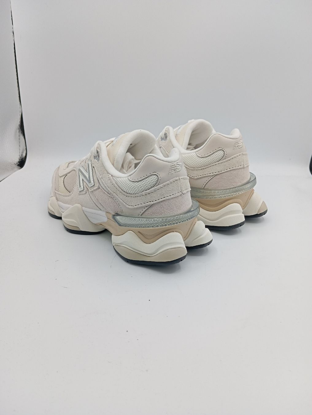 New Balance Scarpe da uomo: New Balance 9060 (EU38.5) – Nuovo e nell'imballaggio originale da Schaffhausen venduto da outlez 5