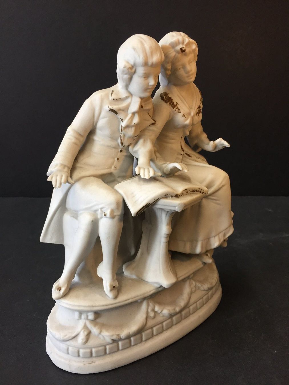 Statuette: Bisquit Figur Lesende Mann und Frau – Usato da Schaffhausen venduto da vintageville 2