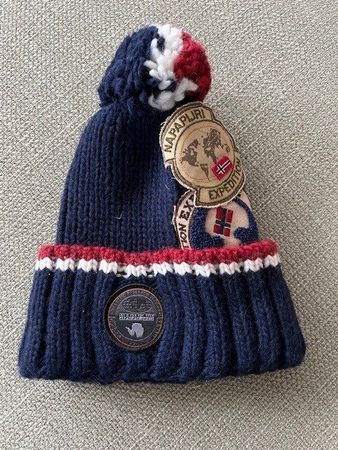 NEU - Napapijri Premium Mütze mit Bommel