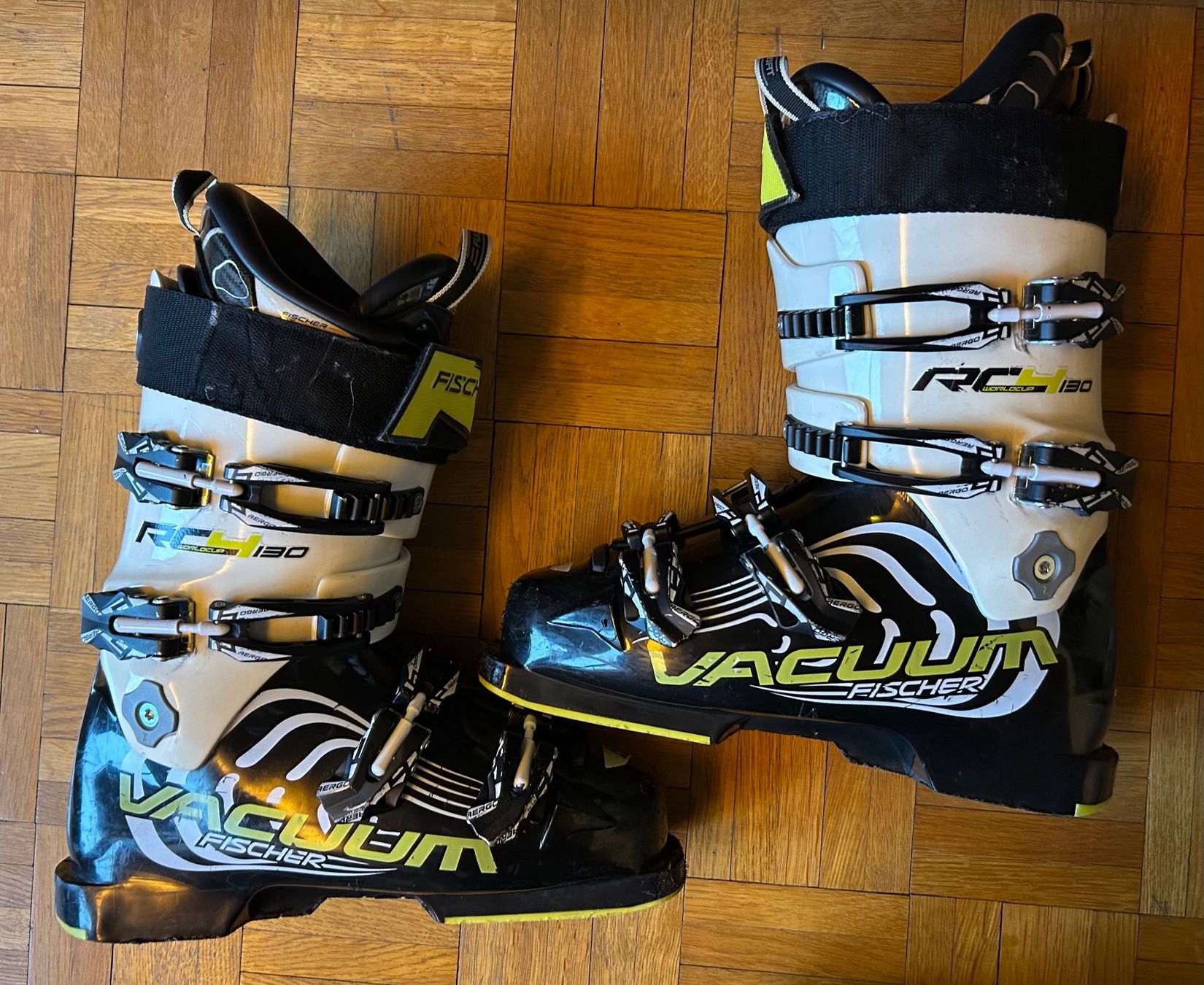 Fischer Scarpe da uomo: Fischer RC4 Vacuum Ski-Schuhe Grösse 26.5 – Usato da Wil SG venduto da Bitzitom
