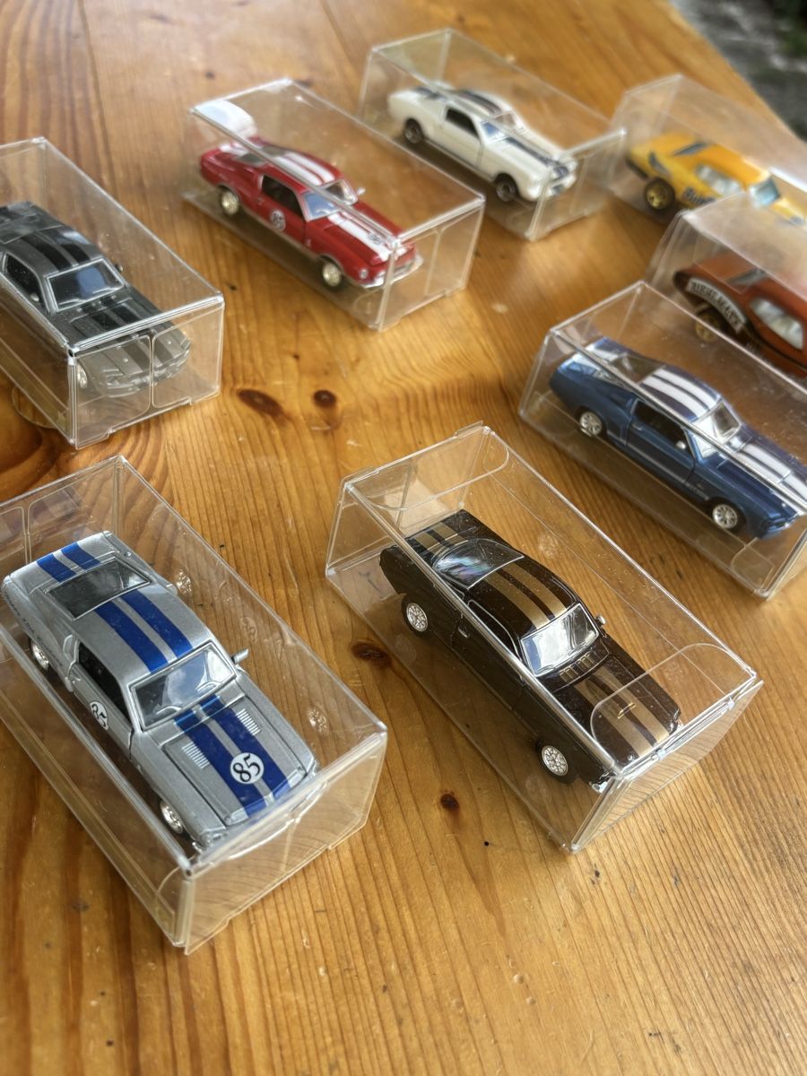 Shelby Collectibles Modellini d'auto: Modellautos im Set, verschiedene Farben, neuwertig – Nuovo (secondo la descrizione) da Rüschlikon venduto da ArnaudEichenberger 1