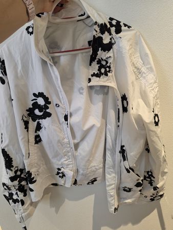Marc Cain Outdoor Jacke weiss schwarz Blumen Grösse N5