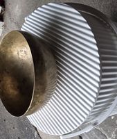 Klangschale Metall gebraucht mit Gebrauchsspuren
