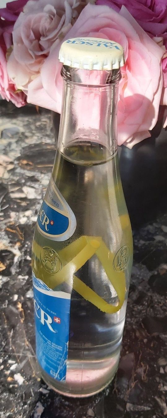Sonstiges Geschirr & Gläser: VALSER Flasche RARITÄT – Neu (gemäss Beschreibung) aus Greppen von 86Sina 5
