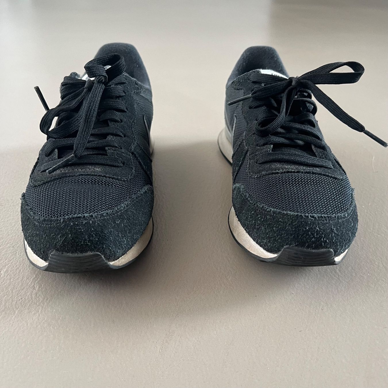 Nike Scarpe da donna: NIKE Sneakers 🖤 – Usato da Zürich venduto da ClosetQueen 3