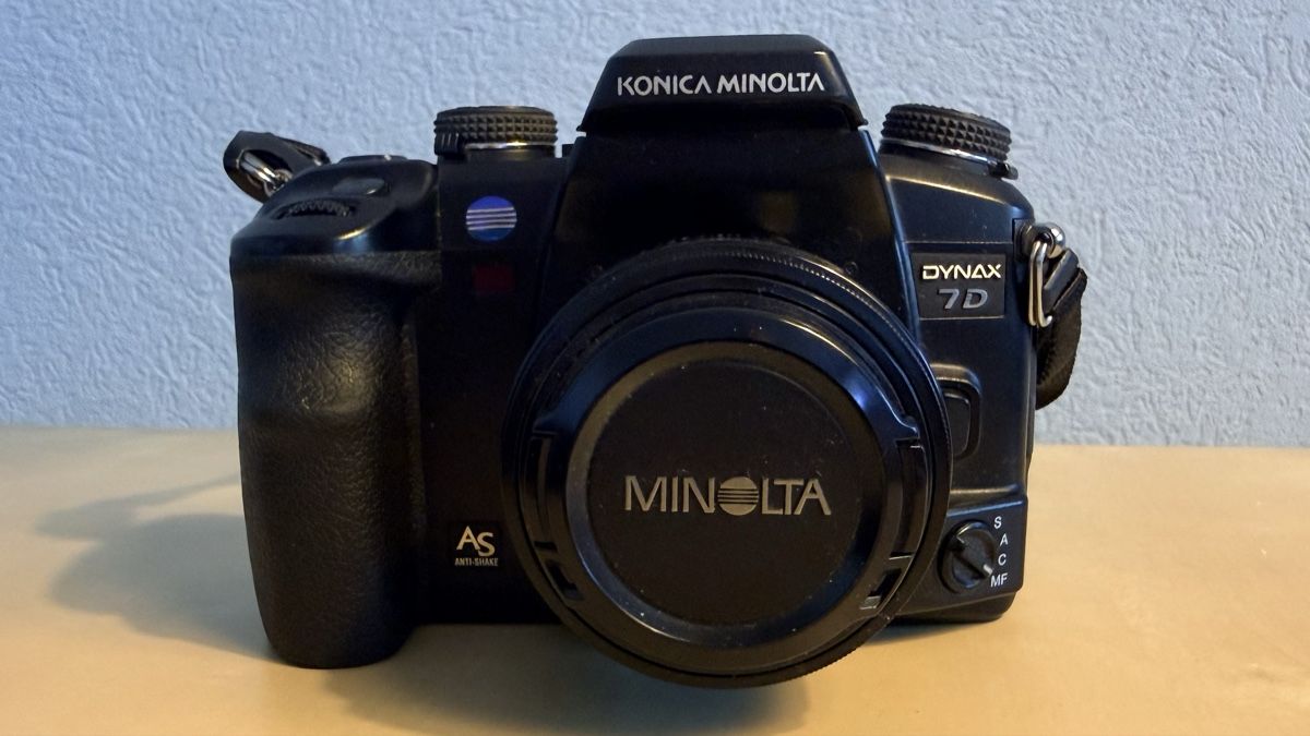 Minolta Appareil photo: Konica Minolta Dynax 7D avec accessoires – D'occasion à Chêne-Bougeries par Rodolf