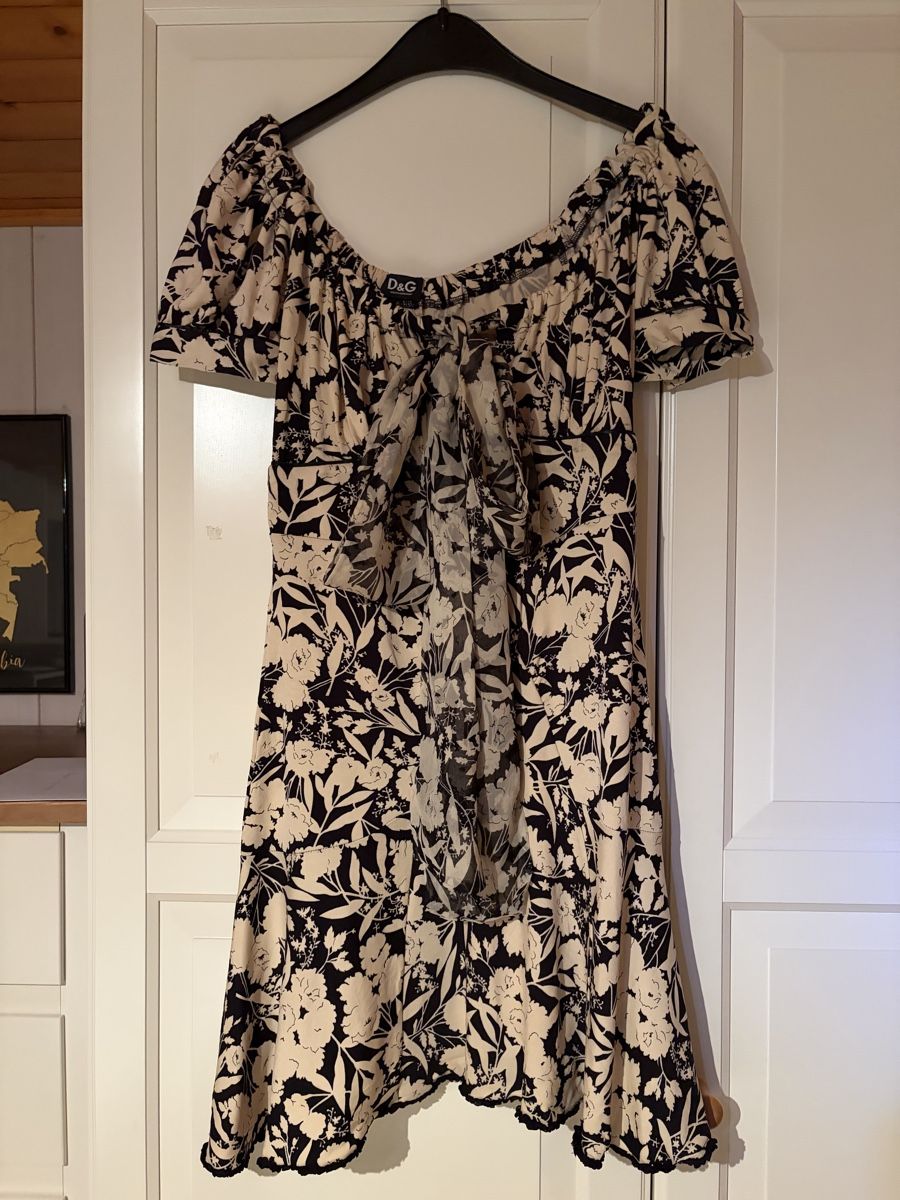 Dolce & Gabbana Kleider: D&G Floral Mini Dress – Gebraucht aus St.Josefen von lop_lh8d 1