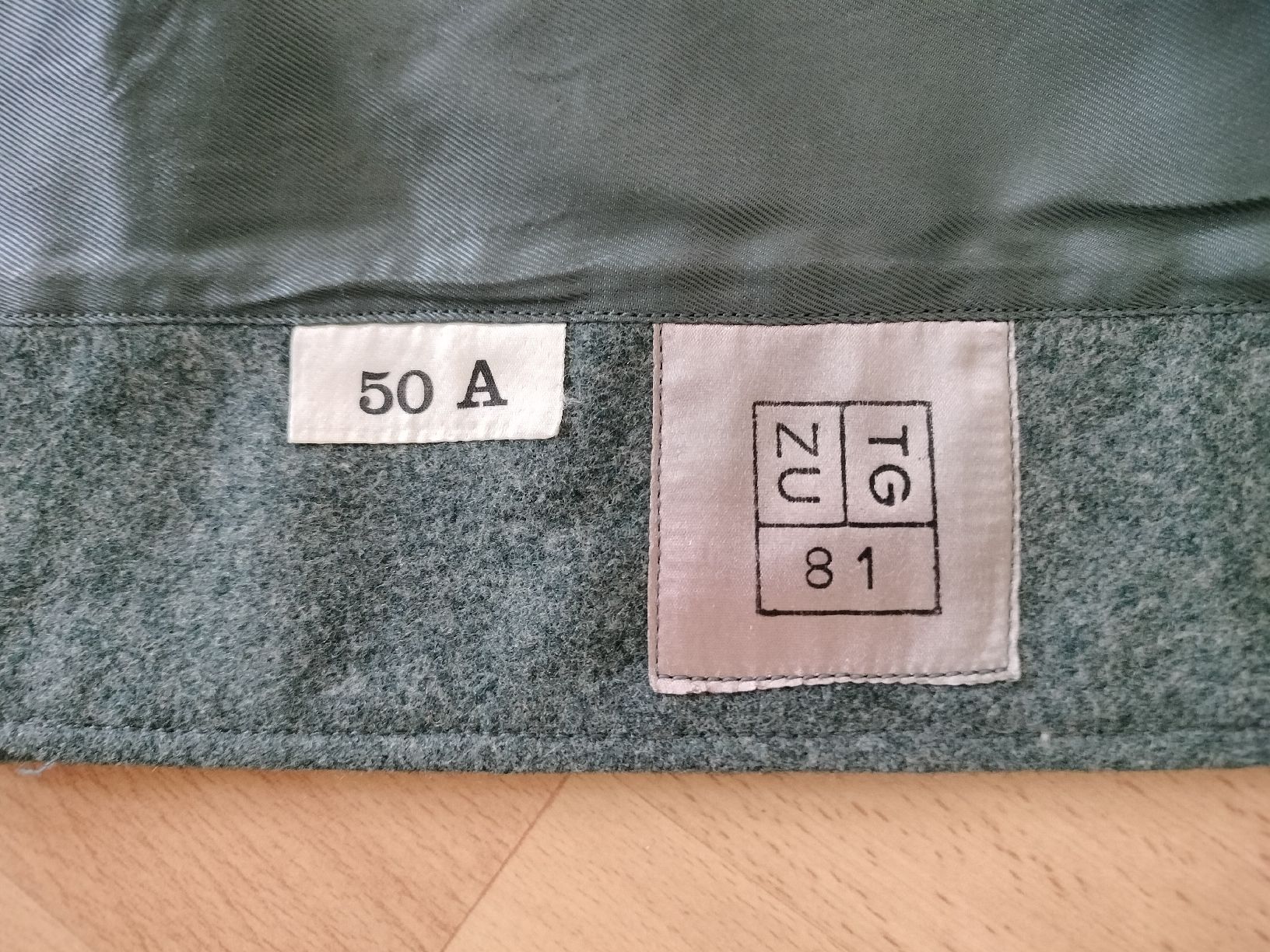 Schweizer Armee Uniformi: Antike Schweizer Armee Militär Uniform – Usato da Schwanden Sigrisw venduto da cadieux71 5