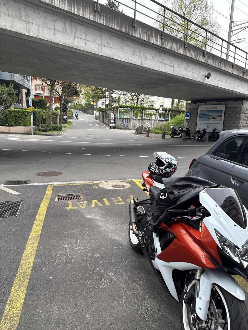Suzuki Strasse: Suzuki GSX-R600 – Gebraucht aus Baar von Sascha12333