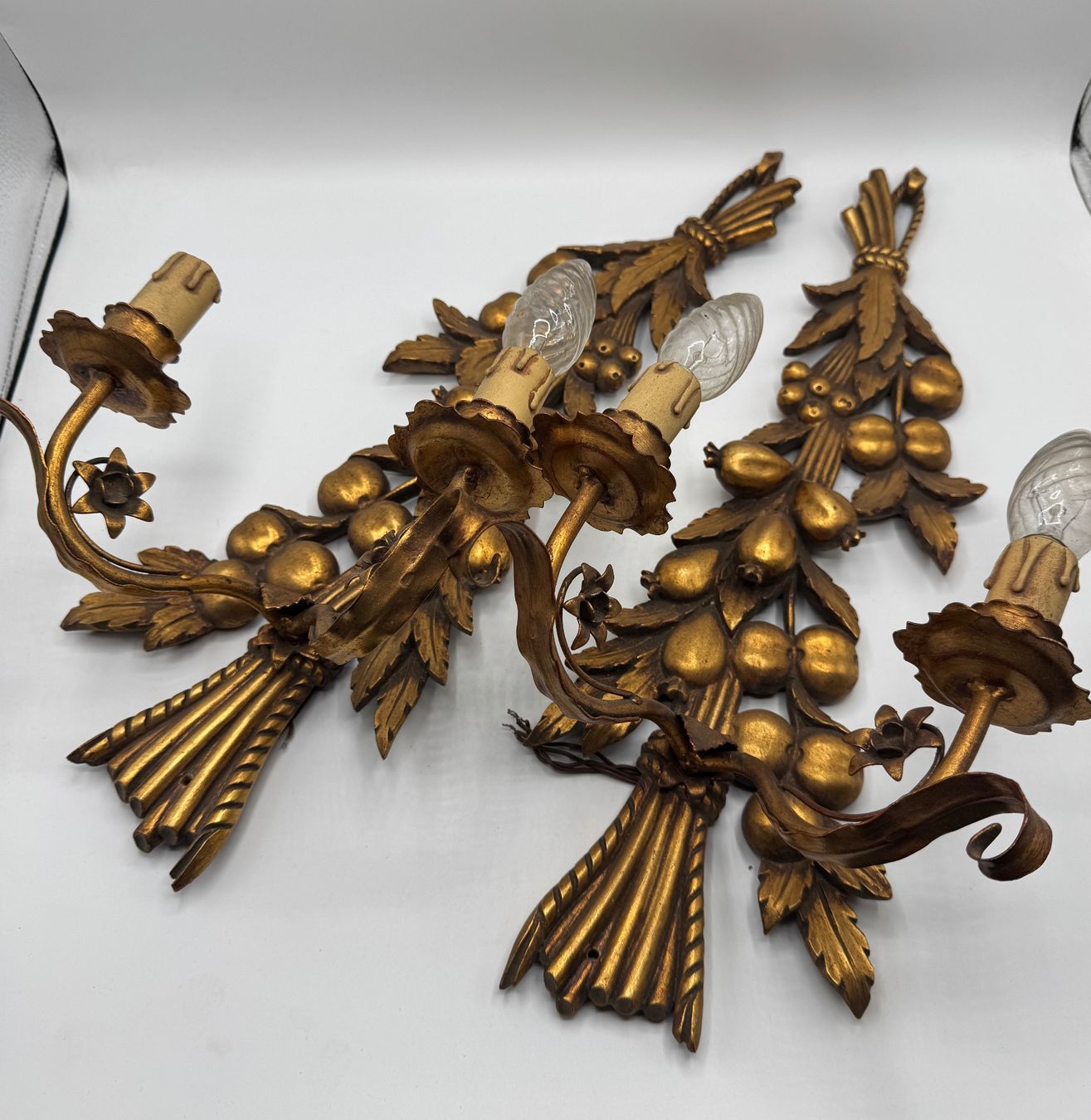 Lampade: 2 Wandlampen, Gold patiniert – Usato da Sachseln venduto da BONATI01
