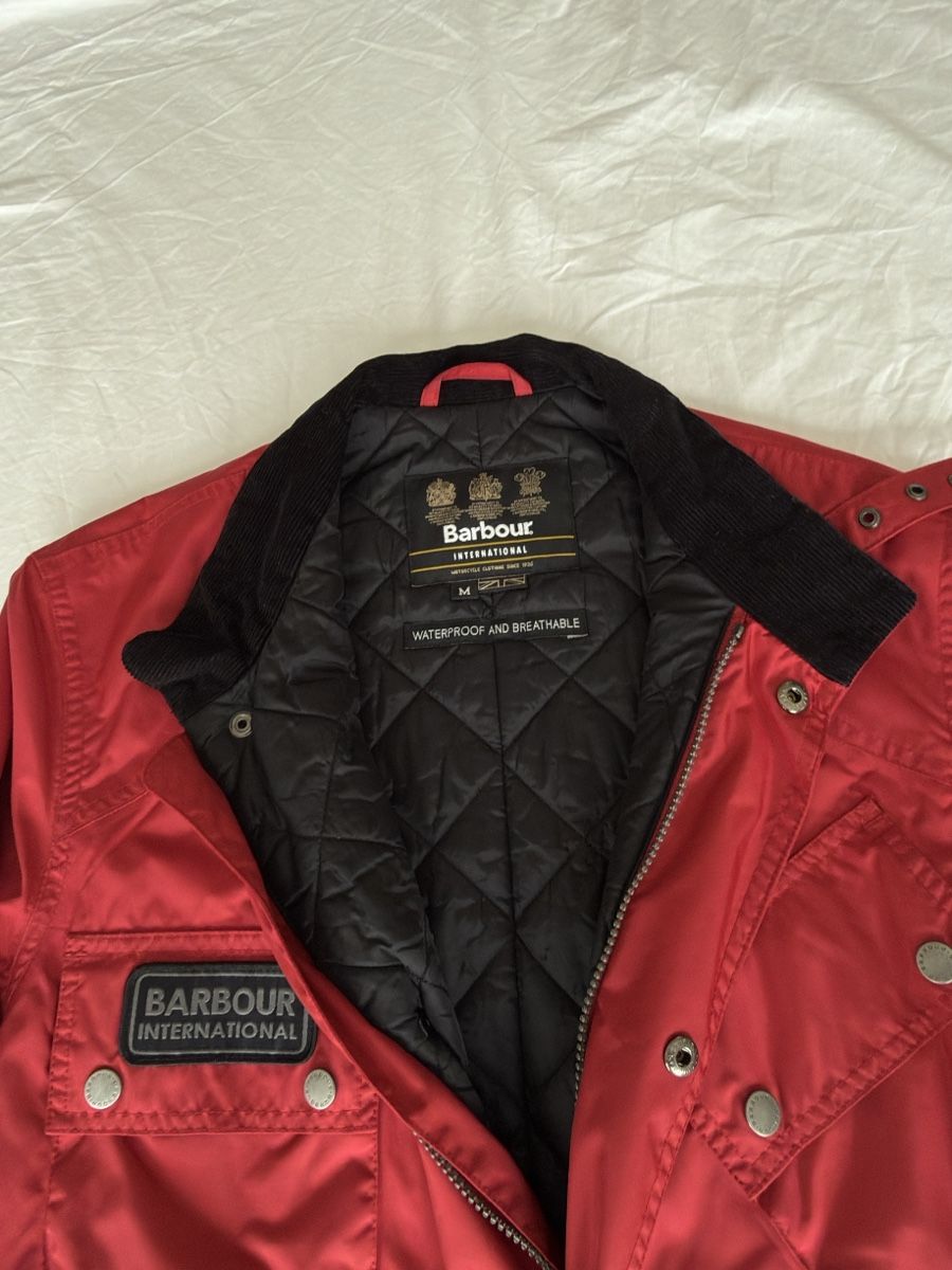 Barbour Giacche: Barbour International Jacke, rot, Grösse M – Usato da Zürich venduto da gom_7vnc 1