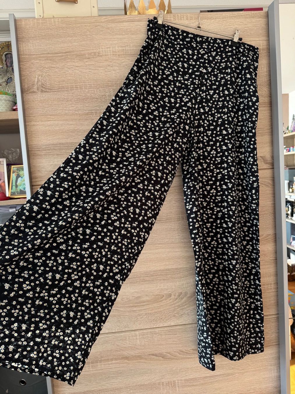 Shein Pantaloni: Pantalon leger fleuri large – Nuovo e nell'imballaggio originale da Montreux venduto da Iza_81199 3