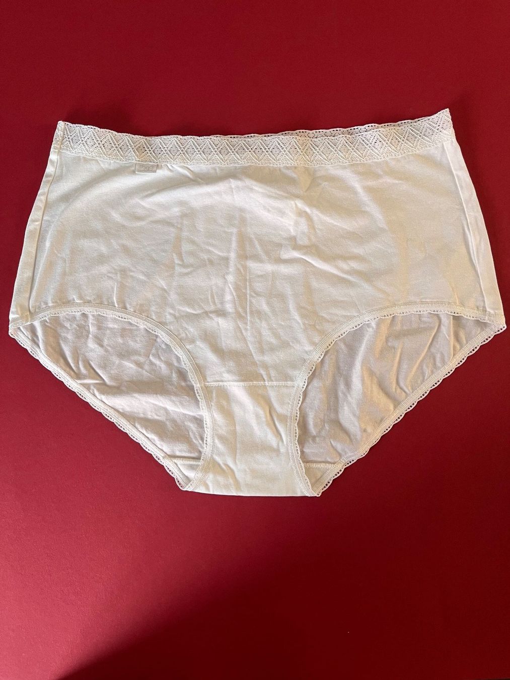 Sloggi Sonstige Unterwäsche: SLOGGI, Slip EverNew Lace Maxi, Grösse 44, Farbe Weiss – Neu und originalverpackt aus Rudolfstetten von gst_g7xl