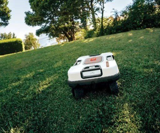 Ambrogio Tagliaerba: Ambrogio Cube 4WD 3500m2. – Nuovo e nell'imballaggio originale da Martigny venduto da ShowroomXL