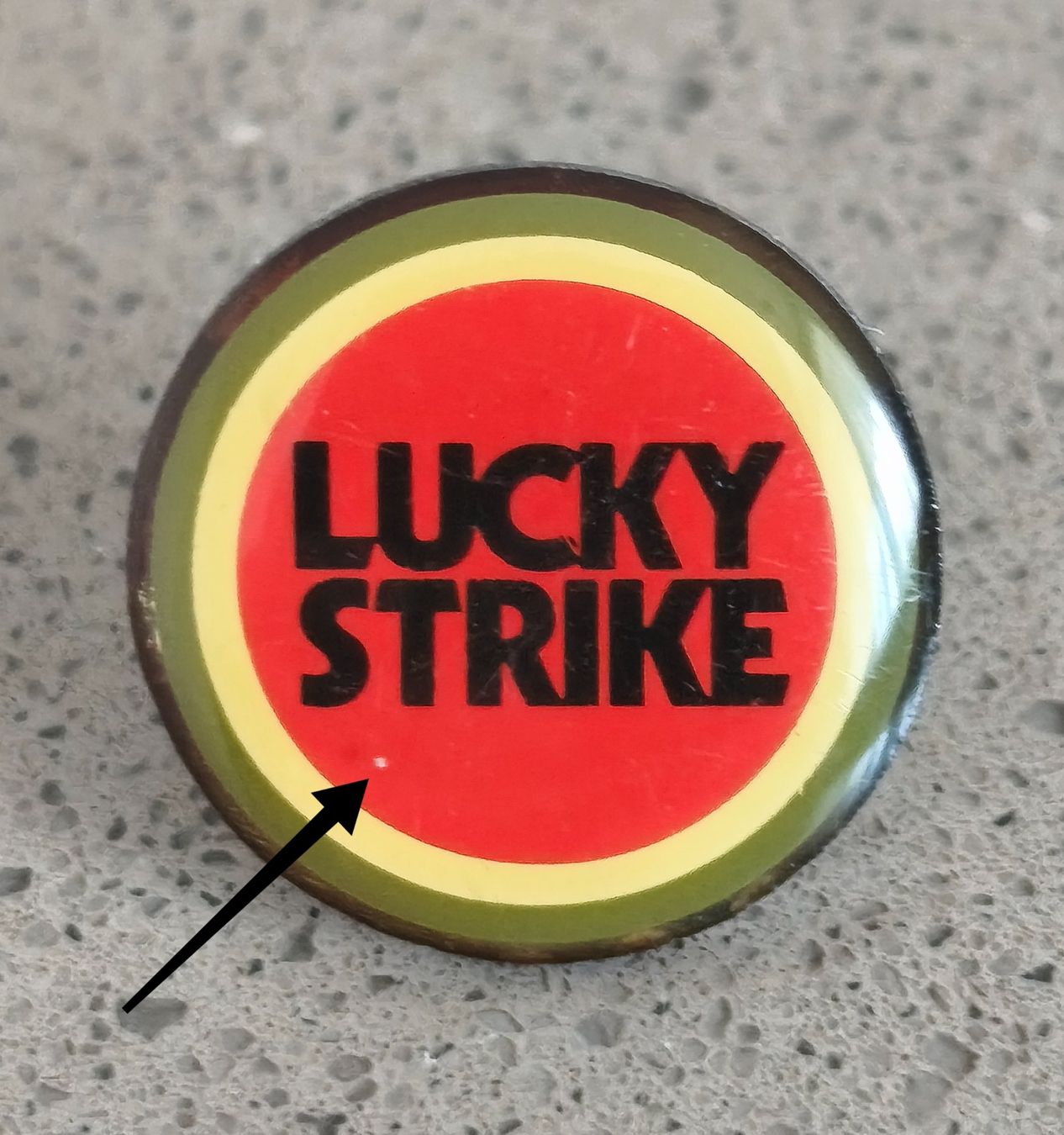 Placchette & Badge: Pin Lucky Strike, fairer Versand – Usato da Zürich venduto da Tanteemma369 3