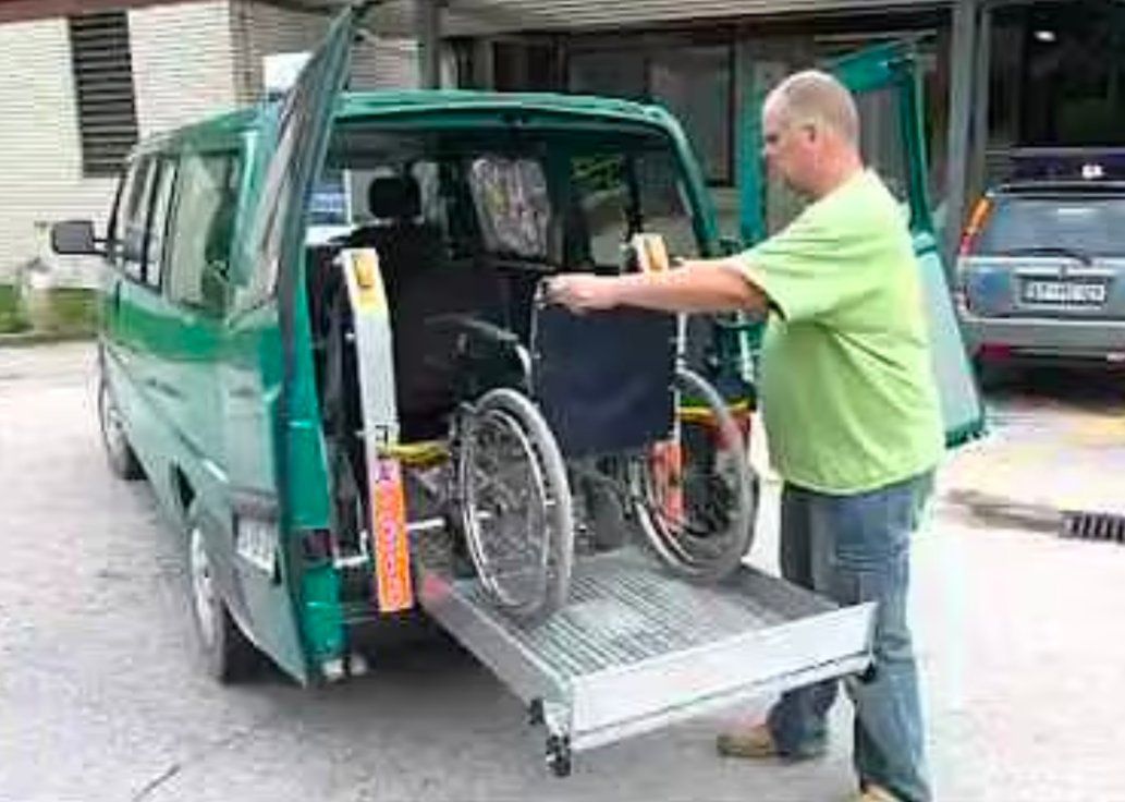 Sollevapersone & Montascale: Rollstuhllift LinearLift, Sofort verfügbar! – Usato da Winterthur venduto da DerFischer