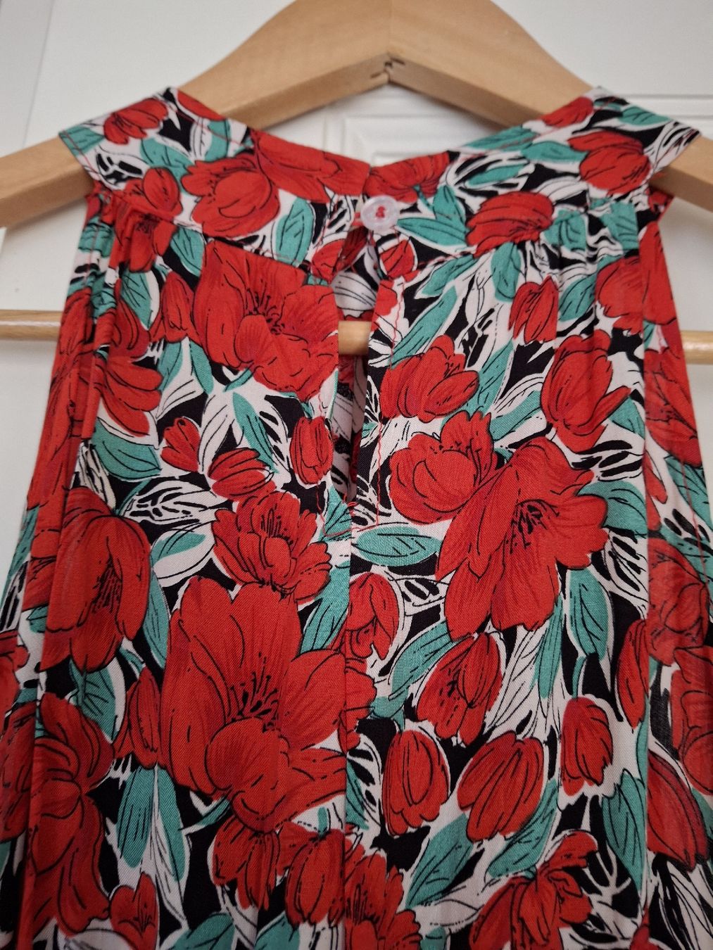 Vestiti: Maxirobe fleurie rouge et verte S – Usato da Lausanne venduto da Cognitia 2