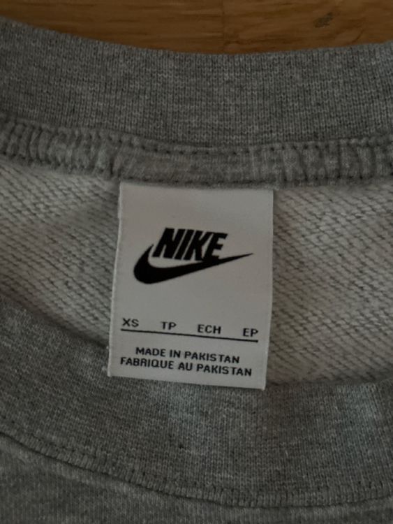 Nike Maglioni & Felpe: Nike Sweatshirt grau Grösse XS – Nuovo (secondo la descrizione) da Bettlach venduto da Tradenet100 1