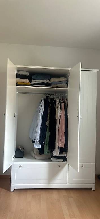 Armoires: Schrank – D'occasion à Zürich par And1G 1