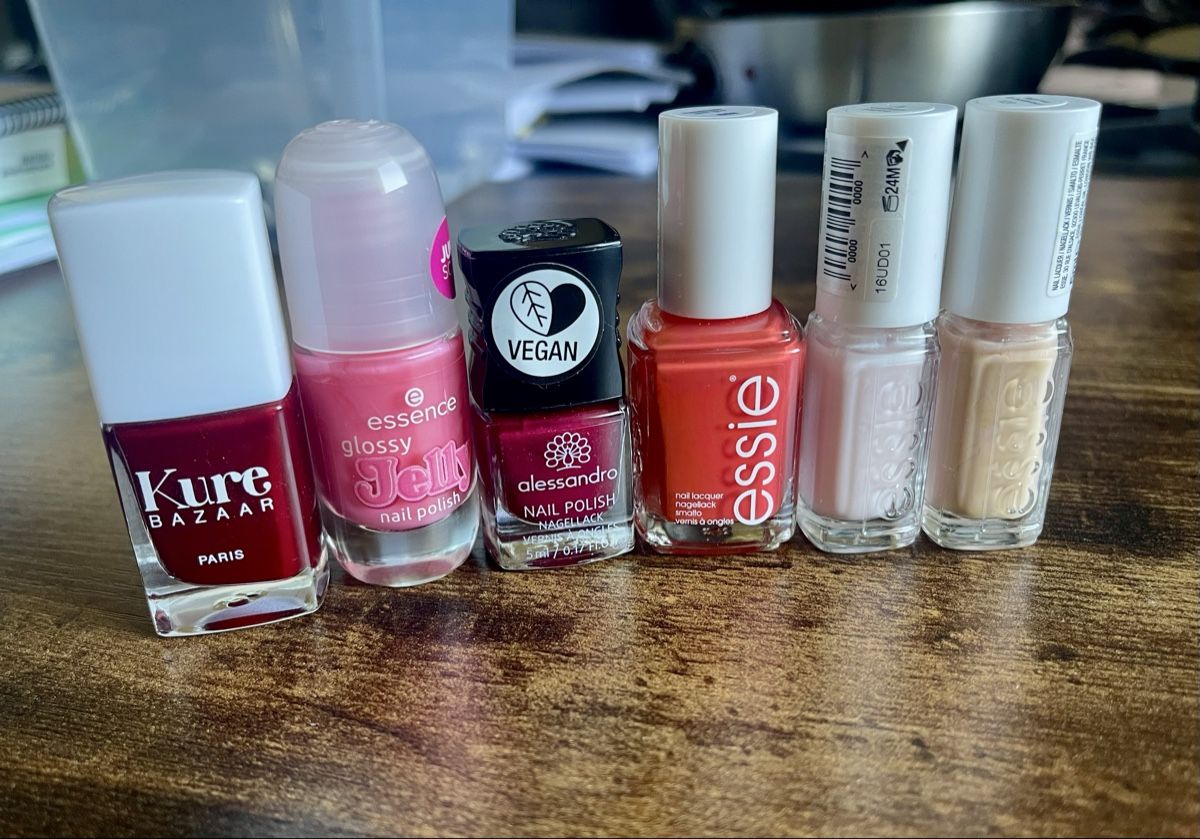 Essie Smalto per unghie: Mix de vernis à ongles – Usato da Chêne-Pâquier venduto da ofly_1987