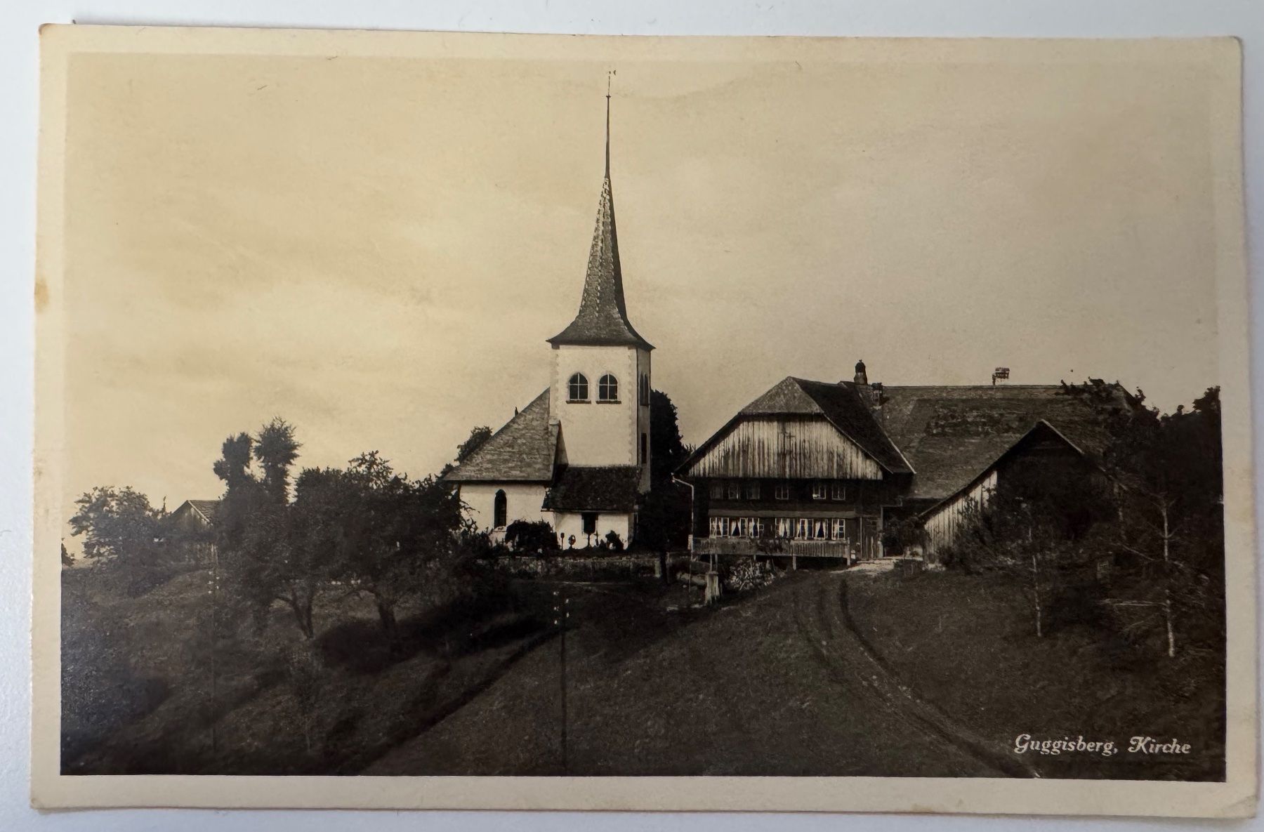 Cartoline postali: ALTE ANSICHTSKARTE, Kirche von Guggisberg – Usato da Ostermundigen venduto da L29