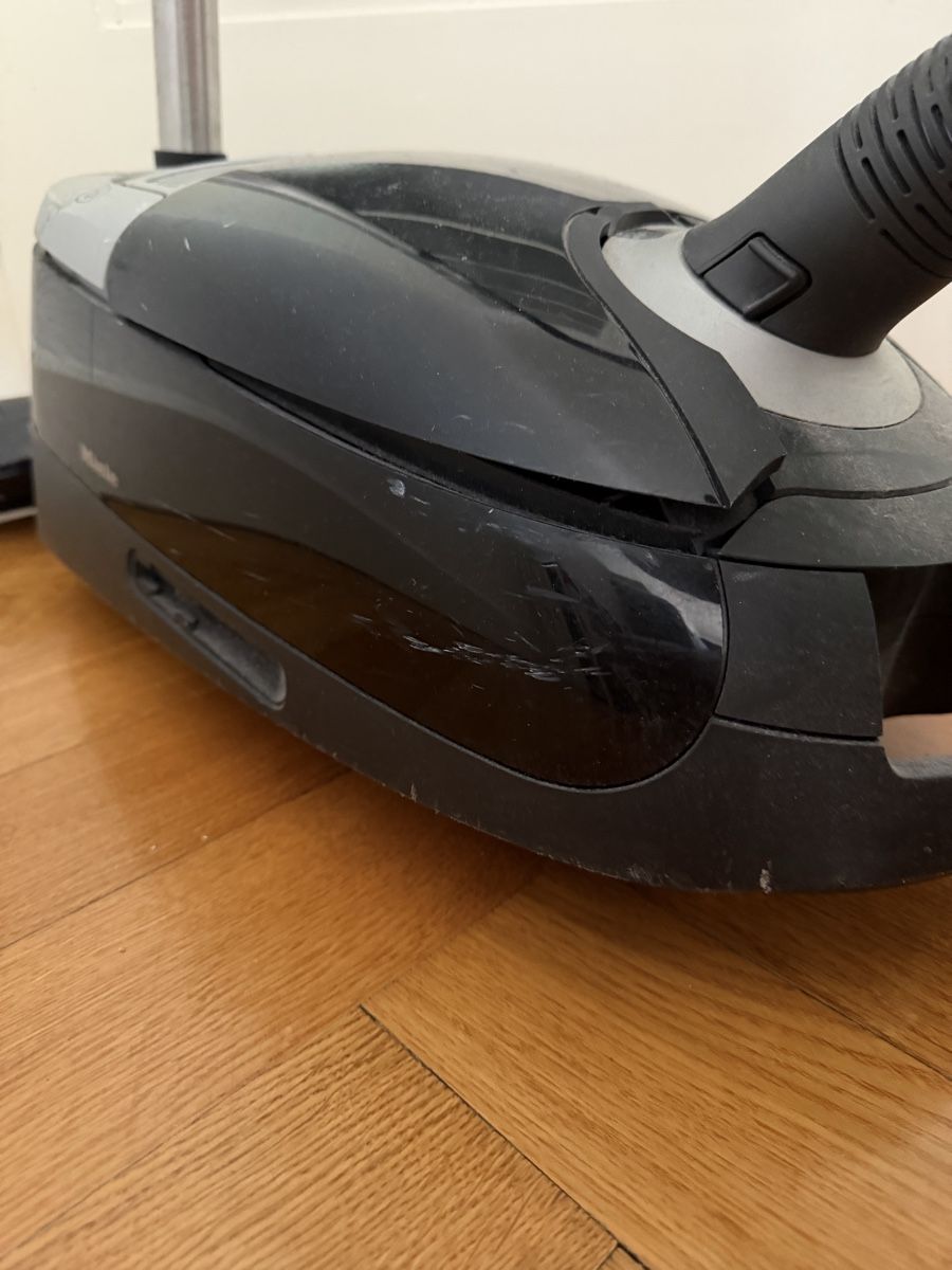 Miele Staubsauger & Zubehör: Aspirateur – Gebraucht aus Fribourg von SimoneA13 3