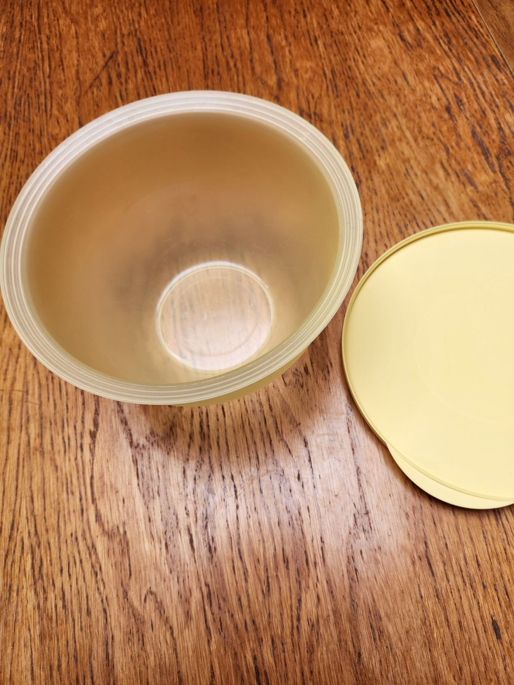 Tupperware Recipients et similaires: Tupperware Aqua Schüssel 2,5L – D'occasion à Gstaad par Meiel2020 2