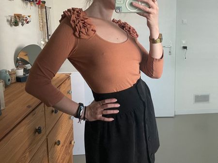 Puderrosa Langarmtop/-pullover mit Schulterpolstern Gr. M