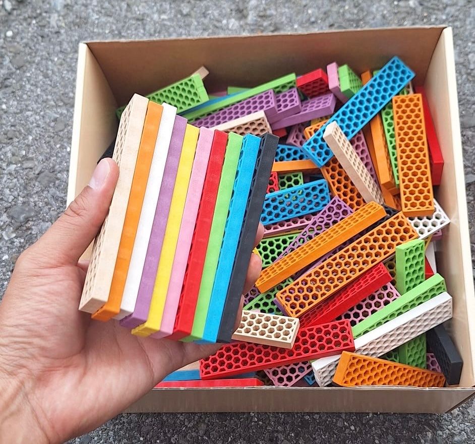 Spielzeuge: Fun Box "Multi-Mix" mit 200 Bausteinen – Gebraucht aus Sigriswil von rub_w2jb 2