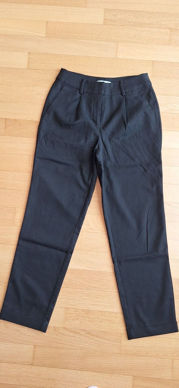 Morgan Pantalons: Morgan, pantalon noir – Neuf avec emballage d'origine à Lussery-Villars par pousinete02