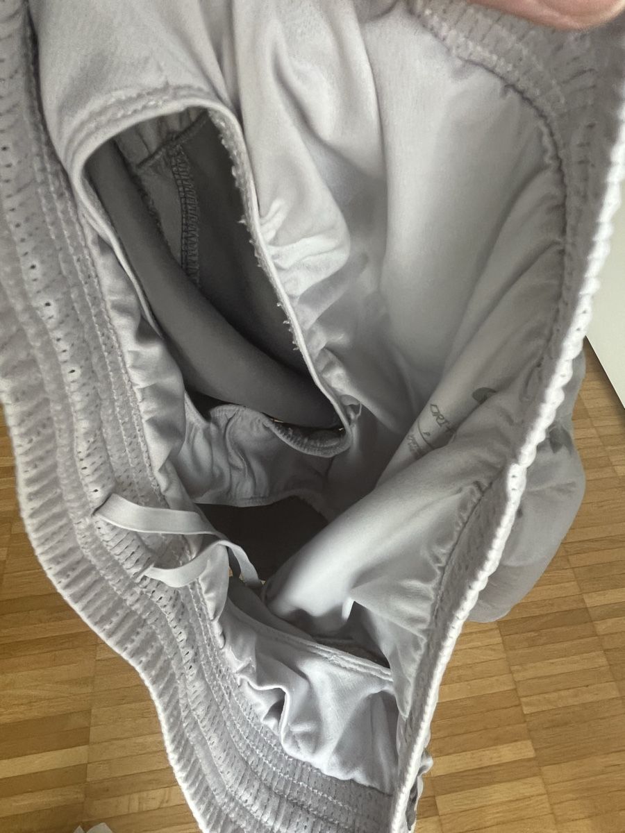 Nike Pantaloni: NIKE Shorts grau Gr. S NP:35-. – Usato da Immensee venduto da Panchi4 3