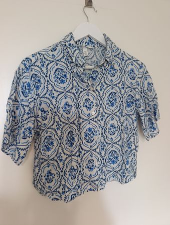 H&M Button-Up Blouse Floral Print White Blue Size XS