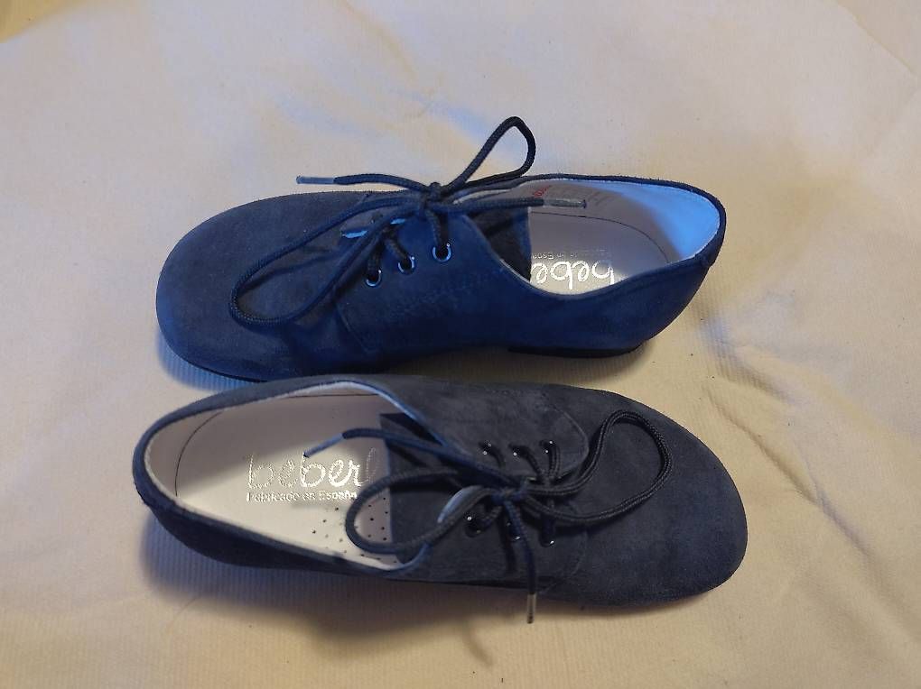 Scarpe per ragazzi: Chaussures enfant taille 27 – Usato da Veyrier venduto da cec_2xq6 2
