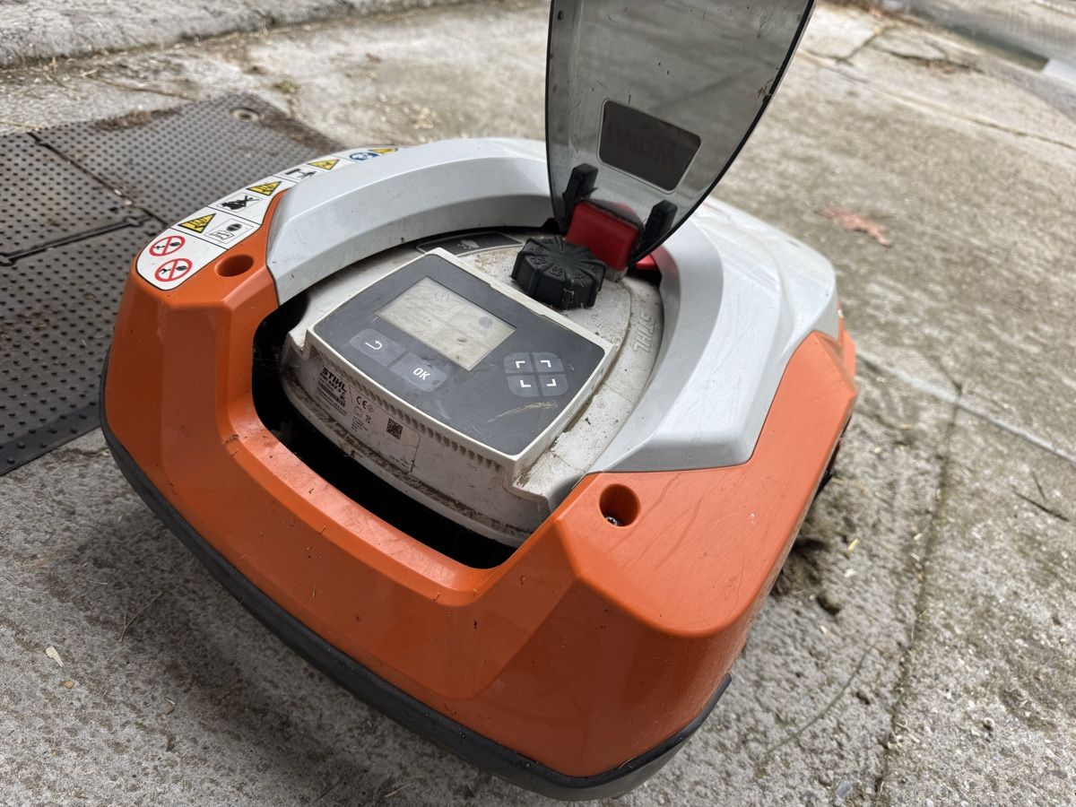 Stihl Rasenmäher: Rasenmäher Roboter Stihl – Gebraucht aus Kappelen von Bluesim77 3