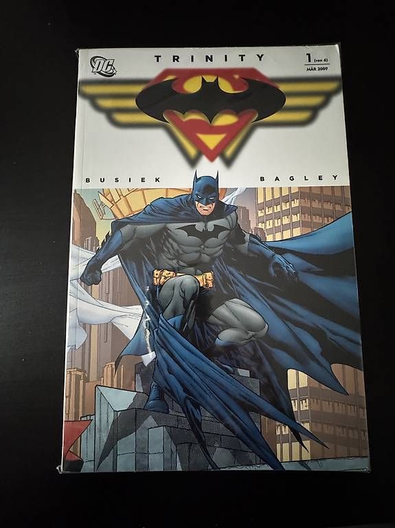 Fumetti: DC TRINITY 1-6 Comics – Usato da Niederuzwil venduto da Dino_run