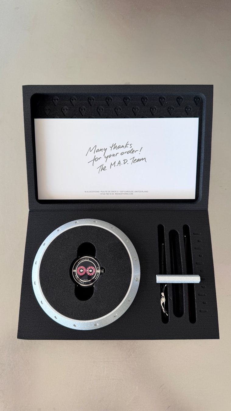MB&F Orologi: Neuwertige M.A.D.Editions M.A.D.2 R&B mit Box – Nuovo e nell'imballaggio originale da Glattpark (Opfikon) venduto da marionsch