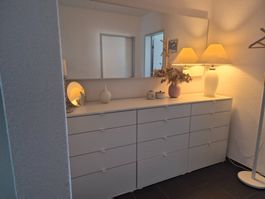 Ikea Spiegel und Sideboard neuwertig
