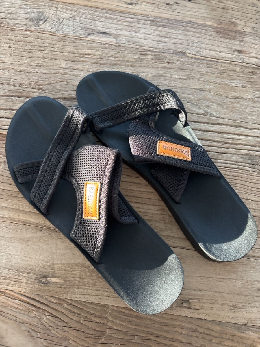 Scarpe da donna: Sandalen Damen Schwarz Grösse 40 neu – Nuovo e nell'imballaggio originale da Krattigen venduto da Landado