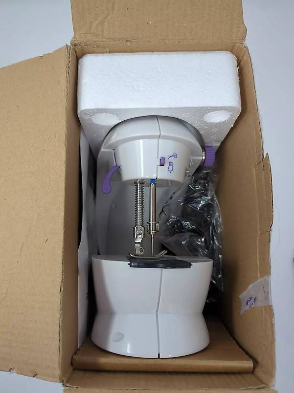 Nähmaschinen: Mini Machine à Coudre Électrique SM-202A – Gebraucht aus Lausanne von zzz_zv57 4