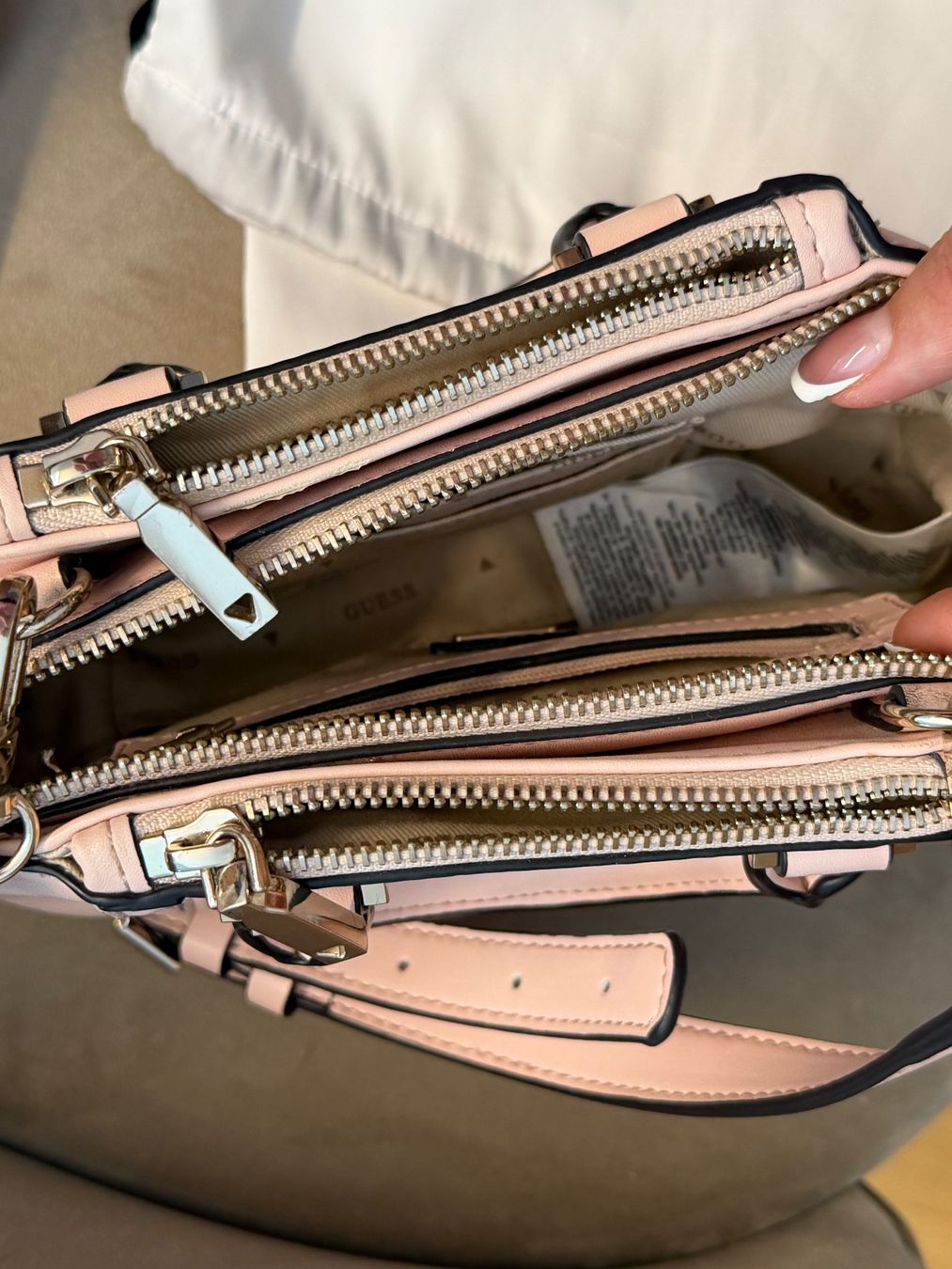 Guess Borse da donna: Guess Pink Tasche – Usato da Sargans venduto da lil_s2h8 1