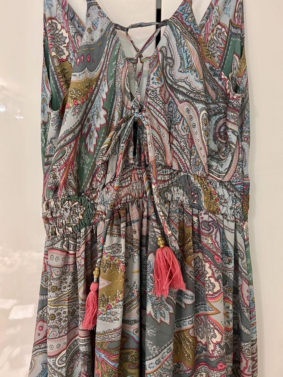 Robes: Robe en soie neuve  – Neuf avec emballage d'origine à ANIèRES par feuillette 1