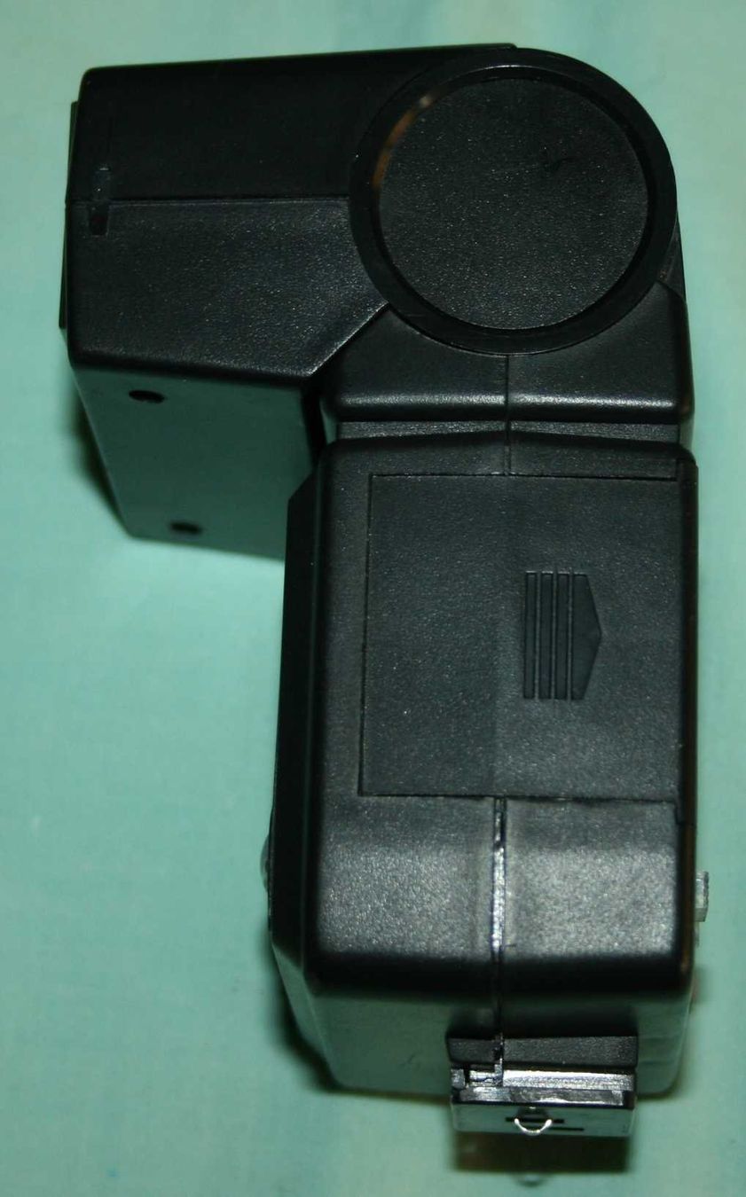 Flash: Aufsteck-Blitz Unomat B-24-auto. Funktionierte bei Test. – Usato da Cadenazzo venduto da Mikeshop 1