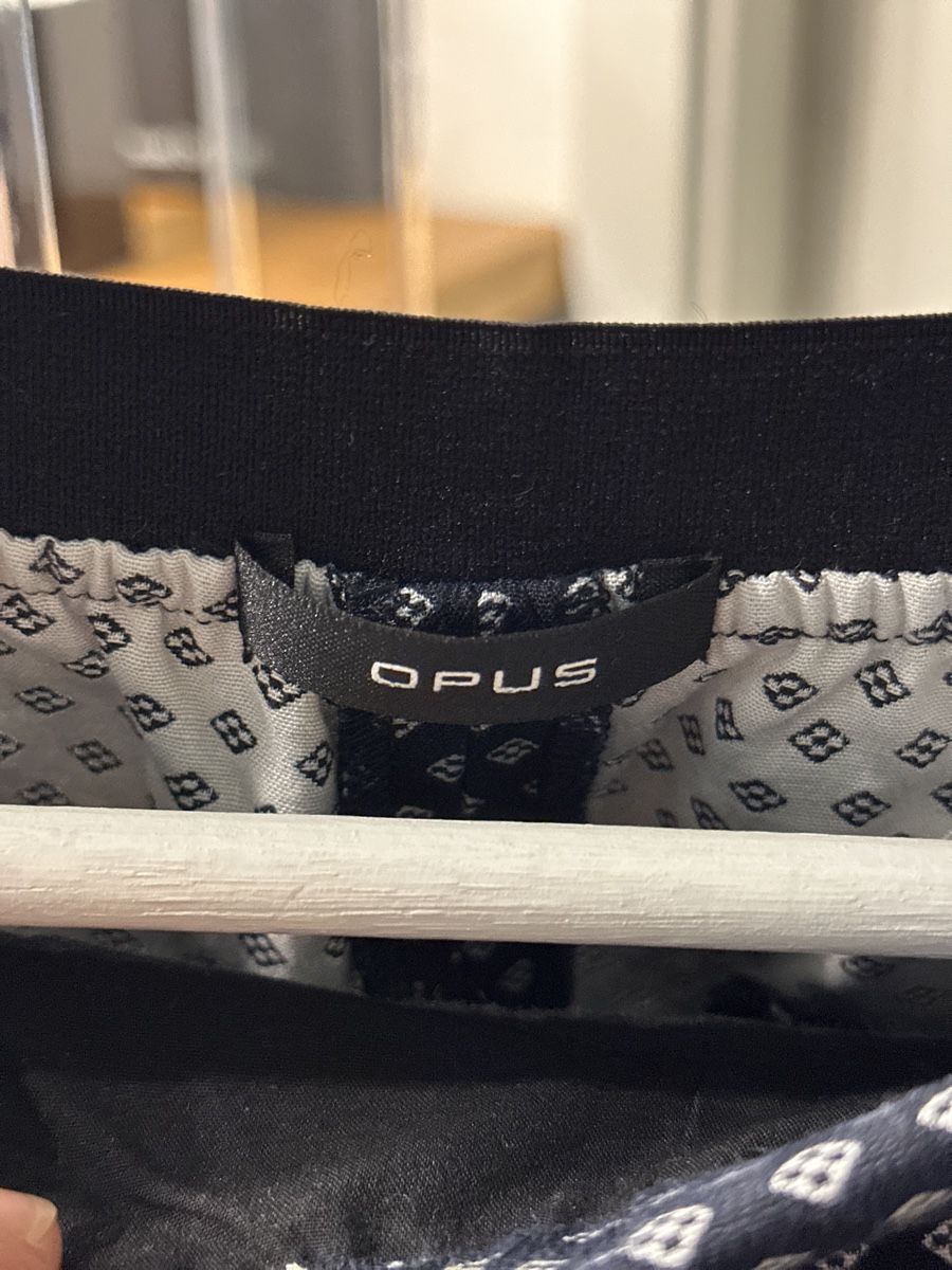 Opus Pantaloni: Stoffhose der Marke OPUS Grösse 36 – Usato da Bettwiesen venduto da Relux1 2