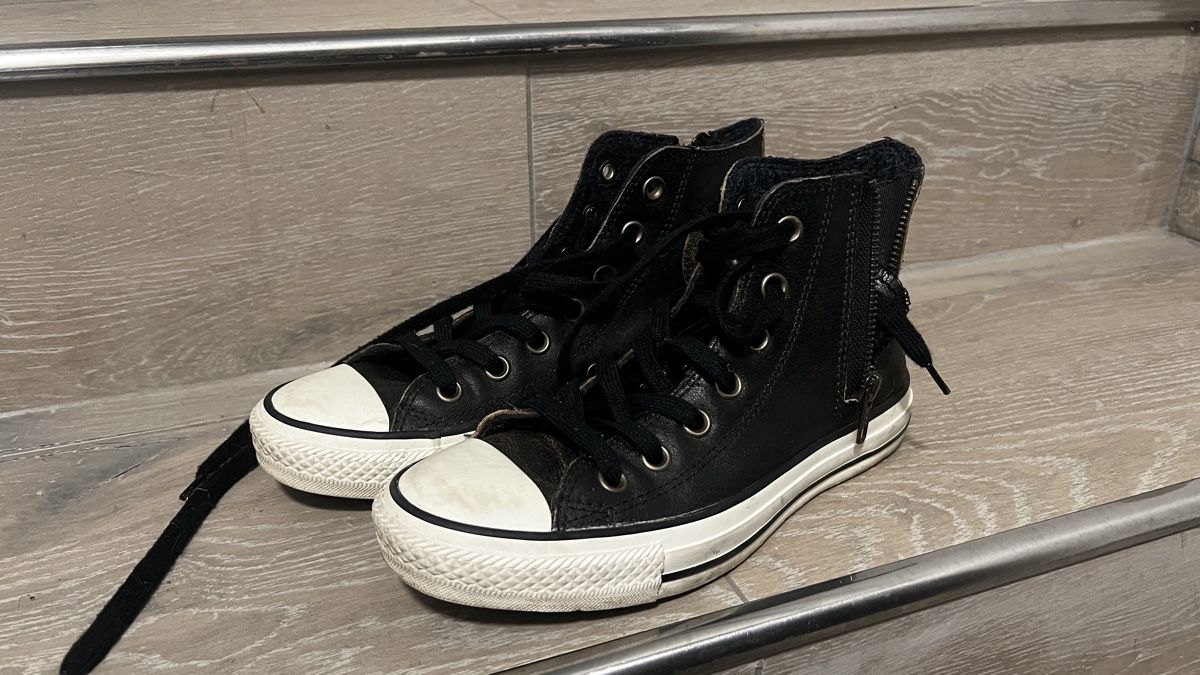 Converse Damenschuhe: Leather Converse All Star, Side Zip 37 – Gebraucht aus Gebenstorf von D0minika