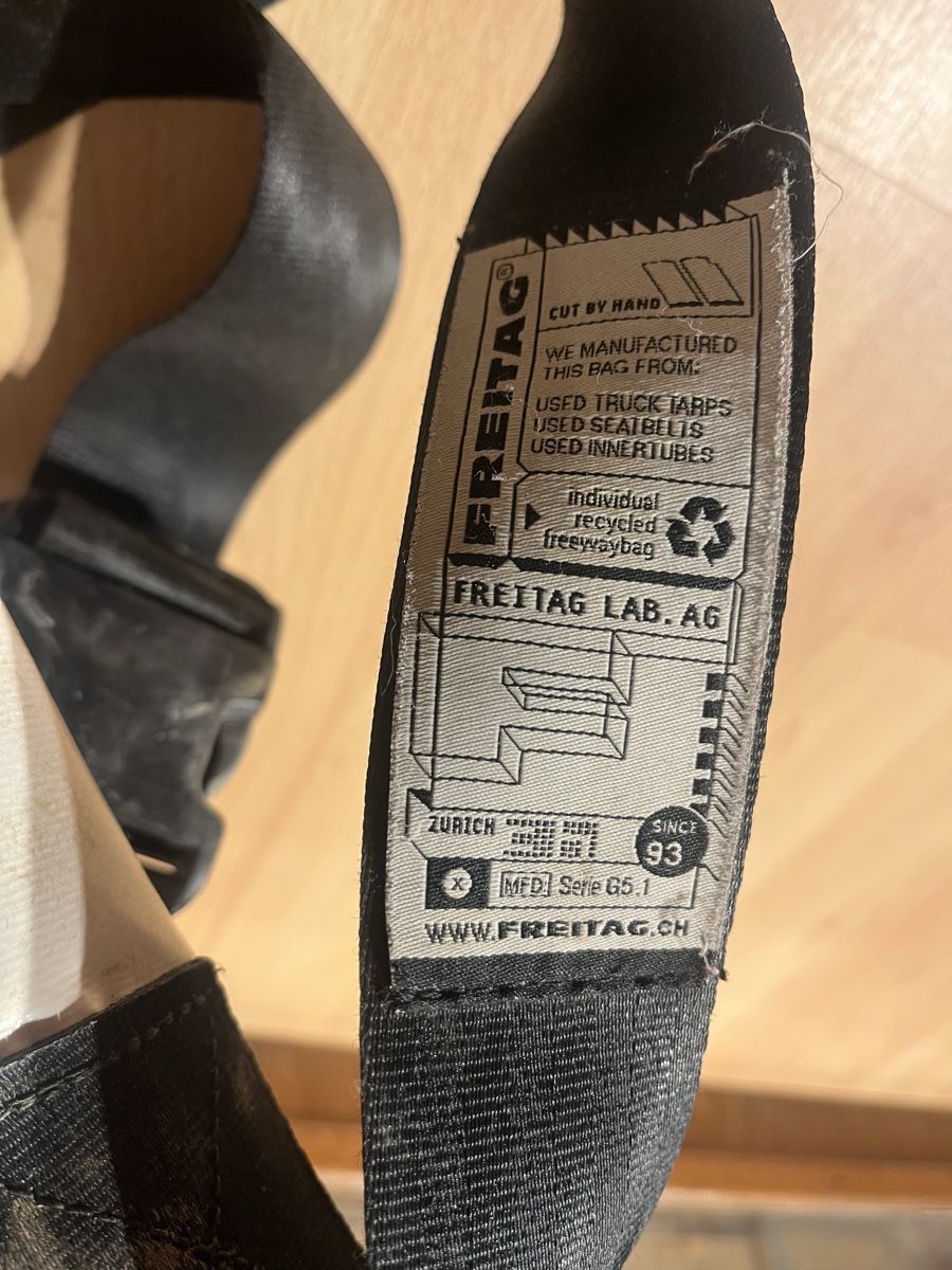 Freitag Borse: Freitag weisse Umhängetasche – Usato da Zürich venduto da luc_8td7 5