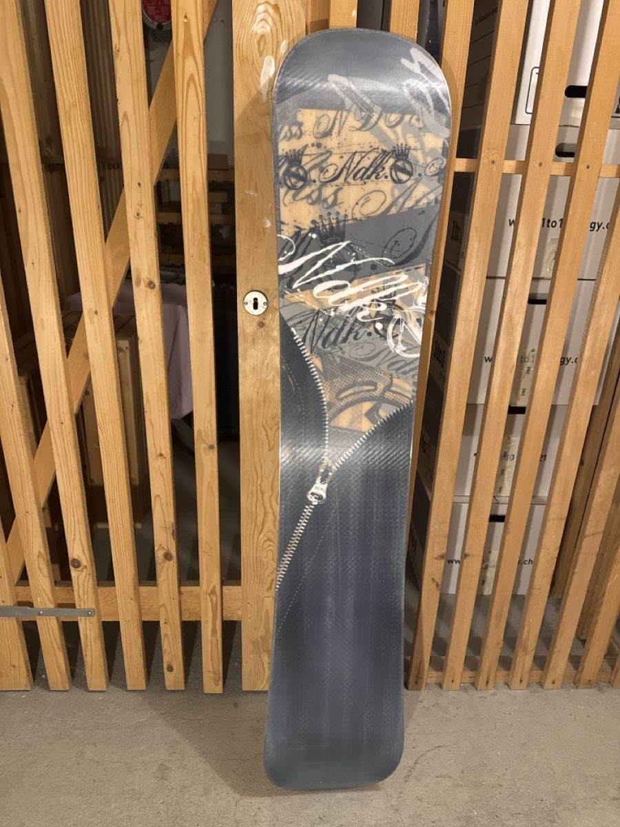 Nidecker Board: Snowboard 147cm von Nidecker – Usato da Schliern b. Köniz venduto da amo_lln9 1