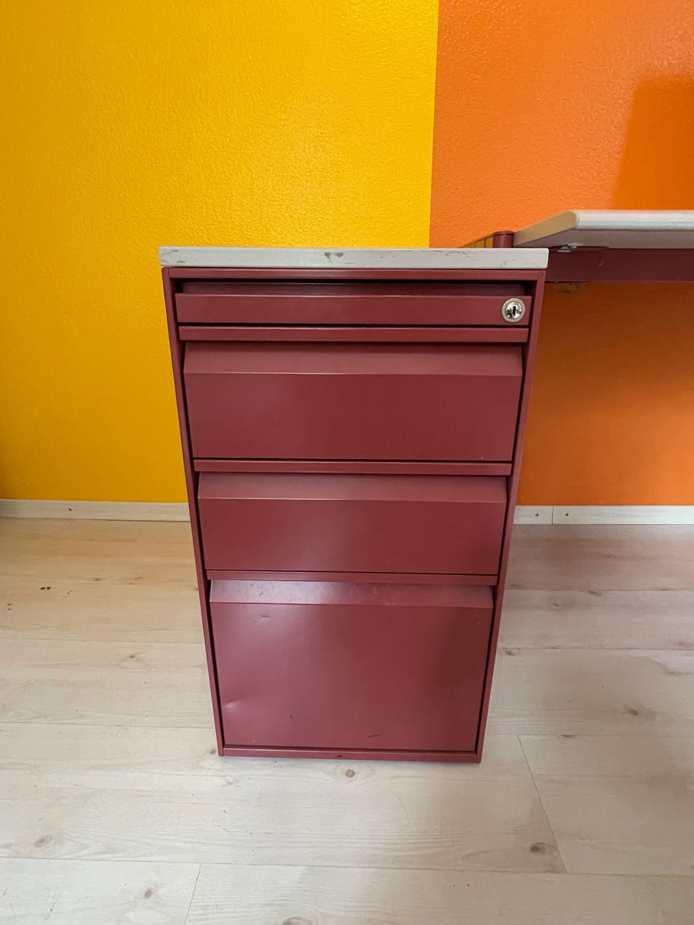 Lista Scrivanie: Bürotisch mit passendem Korpus – Usato da Biel/Bienne venduto da Tribo85 6