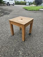 Holz Beistelltisch/kinderhocker mit Loch  guter Zustand