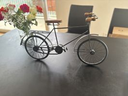 Handgefertigtes Deko-Fahrrad aus Metall und Holz – Vintage-S