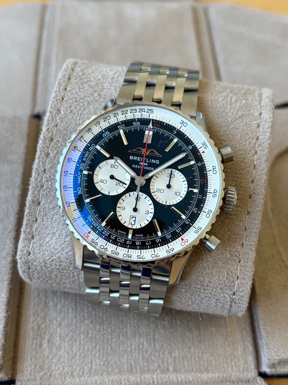 Breitling Orologi: Breitling Navitimer B01 Chronograph 46 Fullset mit Garantie – Usato da Birsfelden venduto da Mynos 8